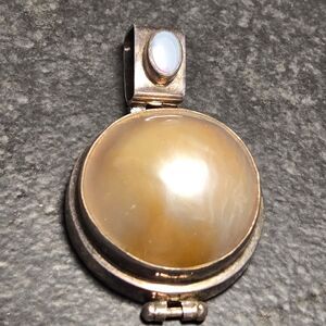 Beautiful Blister Pearl Sterling Silver 925 Pendant